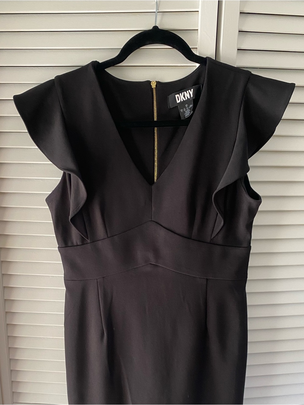 DKNY Black V-Neck Ruffle-Sleeve Midi Dress